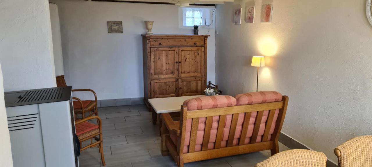 Le Petit Moulin Bed & Breakfast Saint-Hilaire  Exterior photo