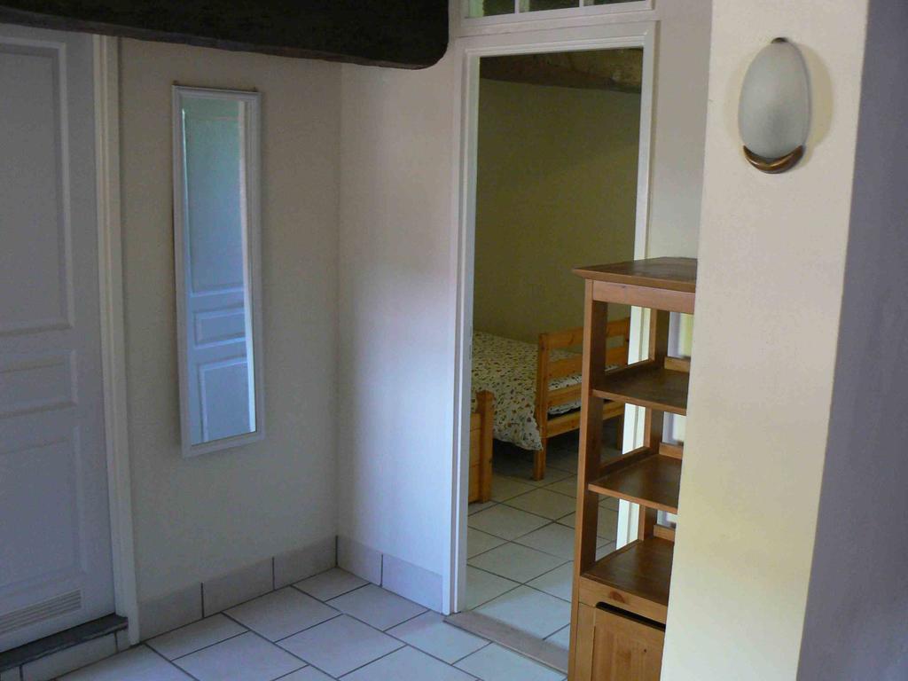 Le Petit Moulin Bed & Breakfast Saint-Hilaire  Room photo