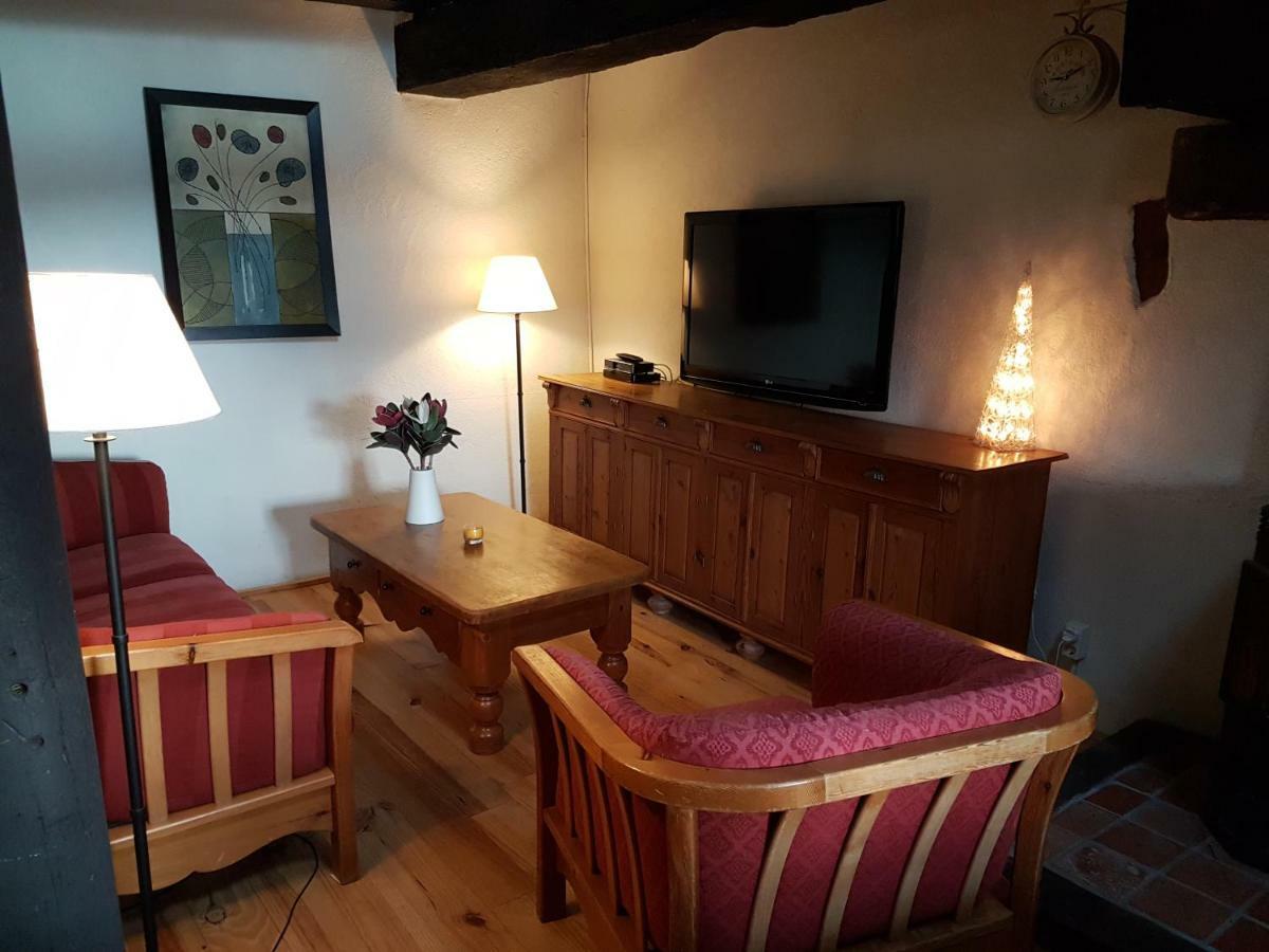 Le Petit Moulin Bed & Breakfast Saint-Hilaire  Exterior photo